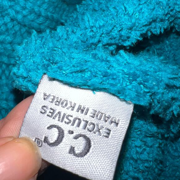 Trendy Blue Fuzzy Lined Fur Pom Winter C.C  Exclusives Beanie One Size - Picture 5 of 7